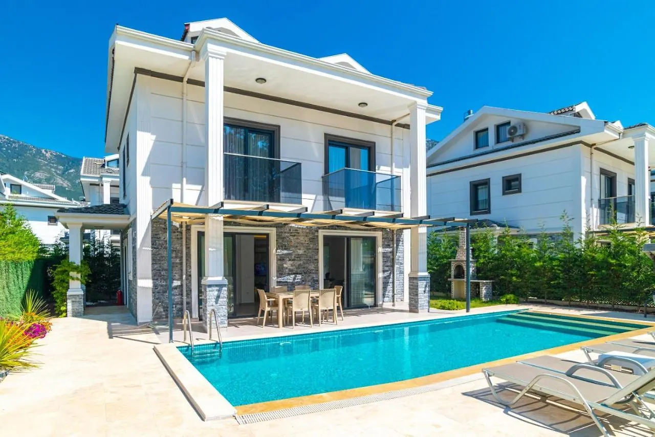Hisaroenue'De 4 Yatak Odali Villa-Villa Bahama Fethiye 0*,  Turquia