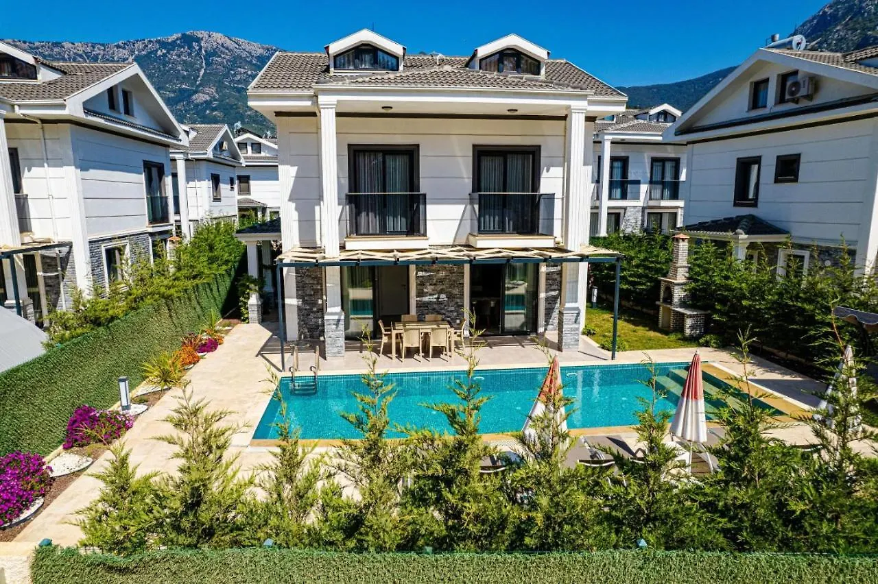 Hisaroenue'De 4 Yatak Odali Villa-Villa Bahama Fethiye